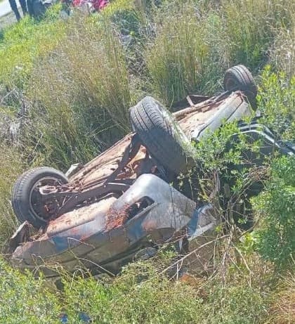 Três pessoas escapam sem ferimentos graves após capotamento na BR-158 em Palmeira das Missões