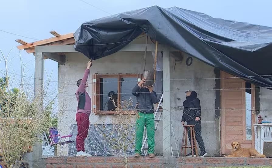 Eldorado do Sul decreta emergência após temporal deixar 720 desalojados