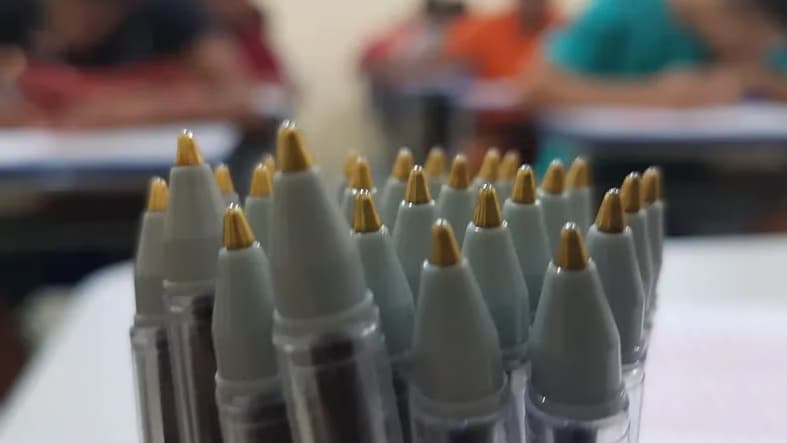 Inscrições para certificadores do Enem estão abertas; veja quem pode tentar as vagas que pagam até R$ 864 por dia