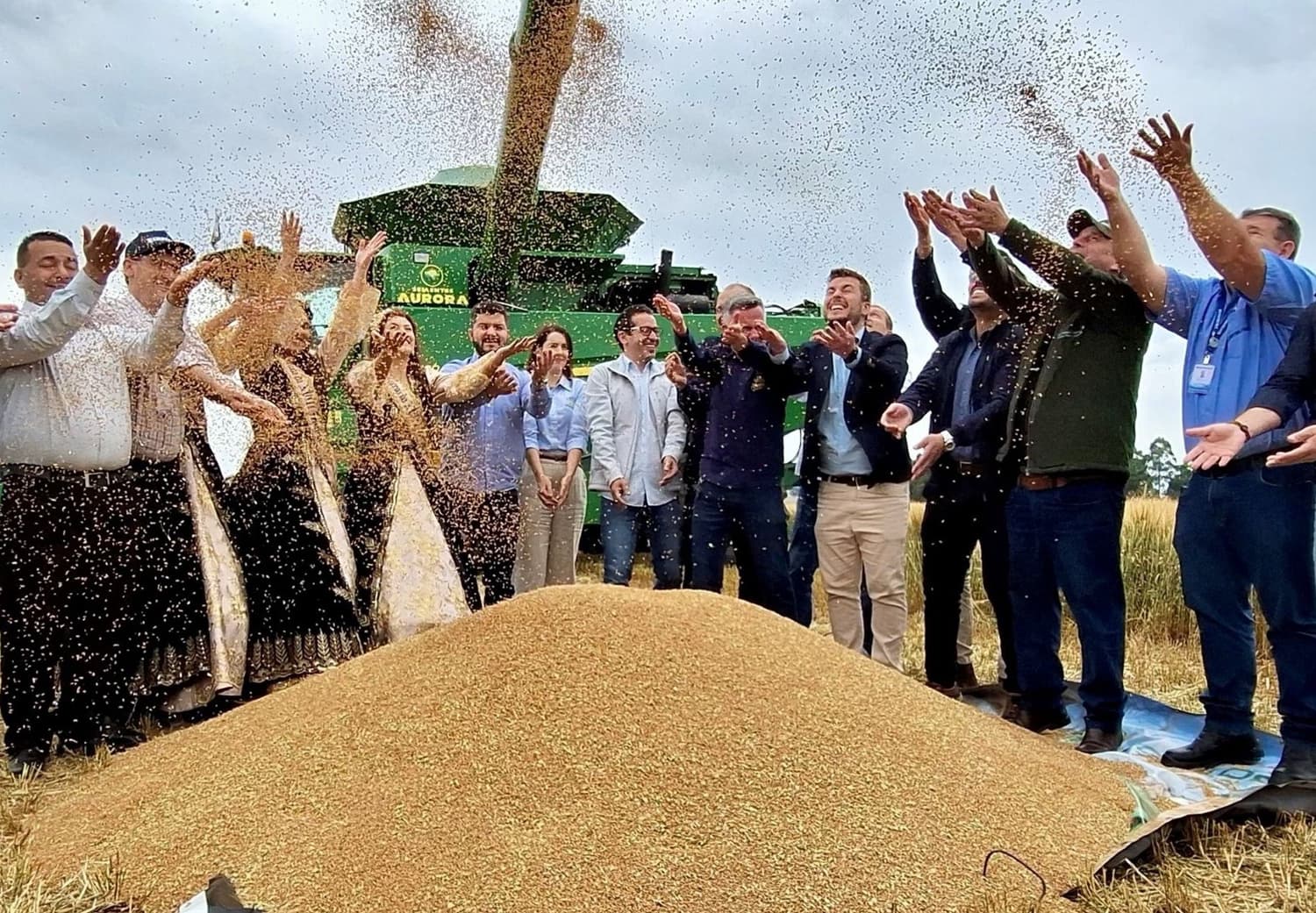 Abertura da colheita do trigo é realizada em Cruz Alta e destaca força da triticultura gaúcha