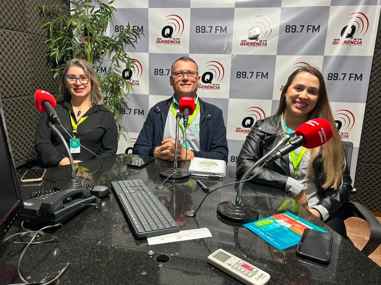 Representantes do Vida Card apresentam benefícios do cartão de saúde na Rádio Querência