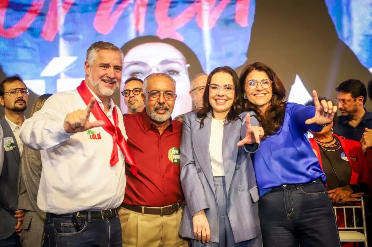 Juliana Brizola é oficializada candidata ao governo do RS em chapa com Edegar Pretto
