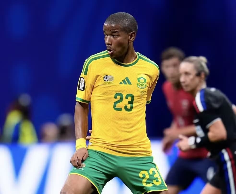Morre Jayden Adams, meia da seleção da África do Sul aos 25 anos