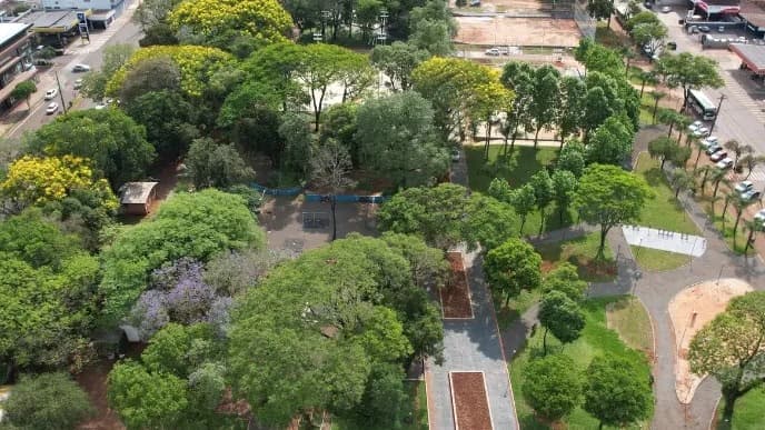 Homem em situação de rua é encontrado morto em Praça de Santa Rosa