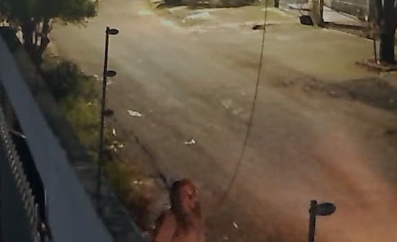 Mulher é morta a tiros na frente de casa, em Santo Ângelo
