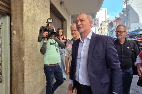 Edegar Pretto desiste de pré-candidatura e anuncia apoio a Juliana Brizola na disputa pelo governo do RS