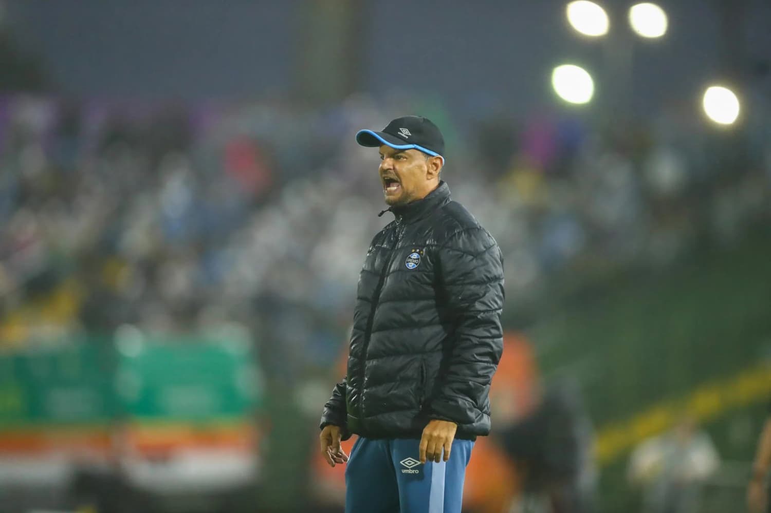 Auxiliar técnico do Grêmio, Alexandre Mendes é preso preventivamente no aeroporto de Porto Alegre