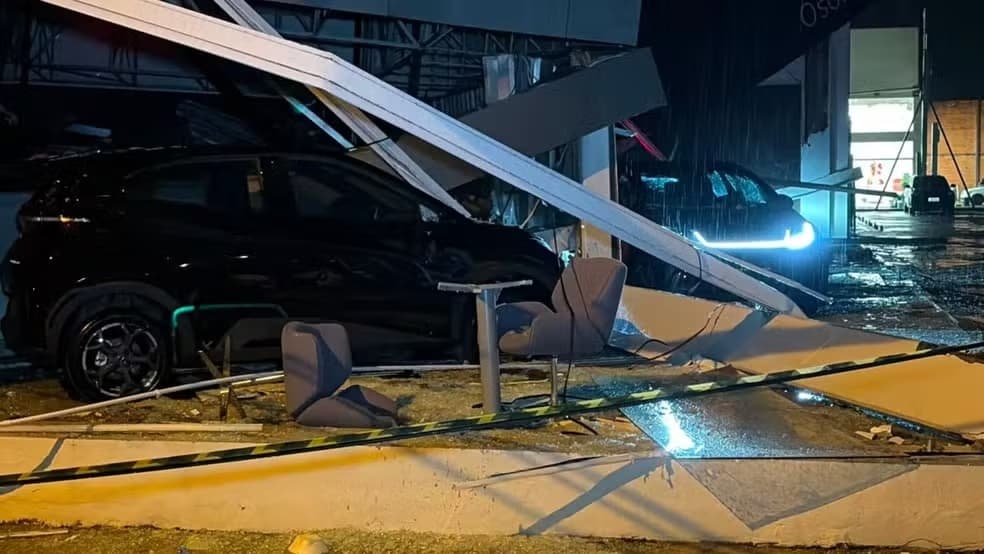 Temporal com granizo e ventos fortes destelha mais de mil residências no Rio Grande do Sul