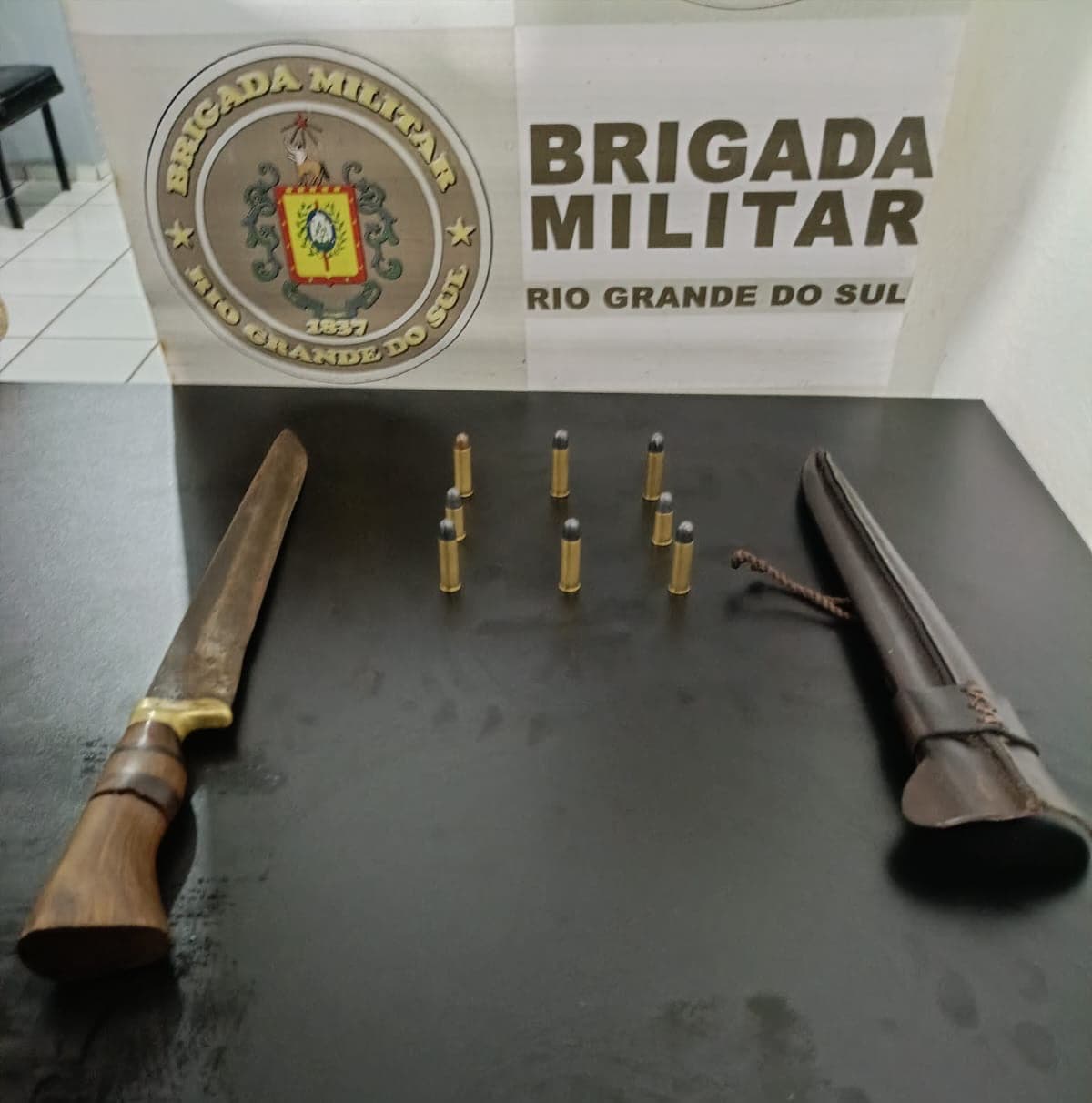 Brigada Militar prende mulher por porte ilegal de munições em Santo Augusto