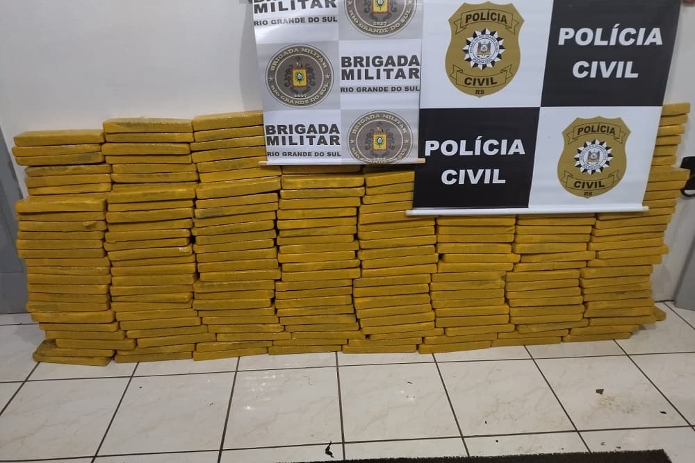 Brigada Militar e Polícia Civil apreendem grande quantidade de maconha em Crissiumal