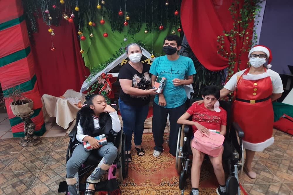 Campanha visa arrecadar bombons para a APAE