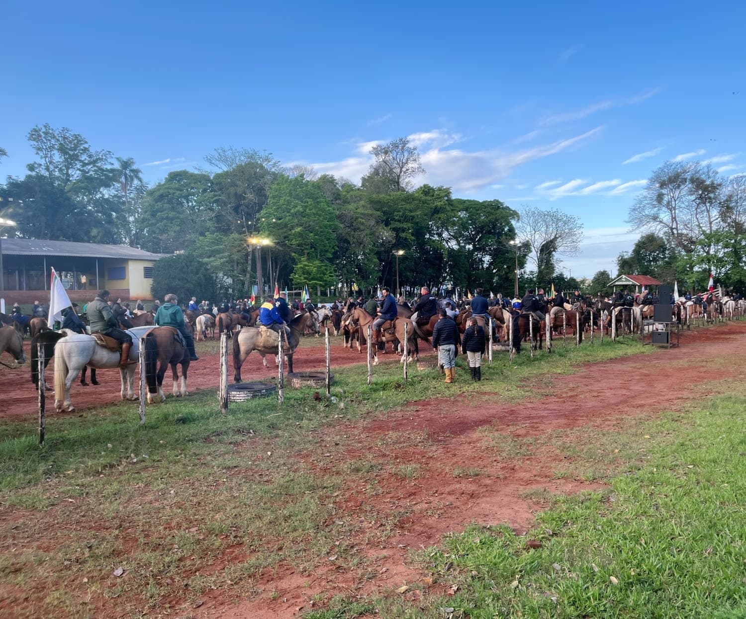 Chama Crioula é distribuída aos 29 municípios da 20ª RT em solenidade em Três de Maio