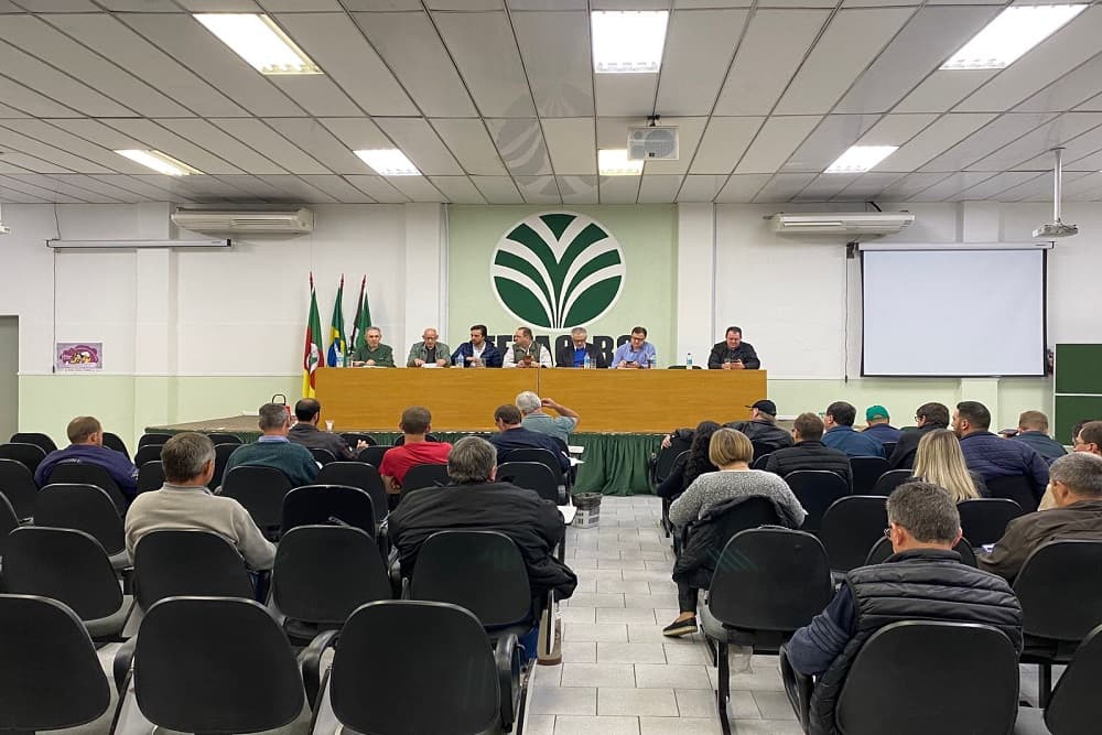 Com redução de 17,65%, produtores de leite cobram soluções do Governo e prometem mobilização