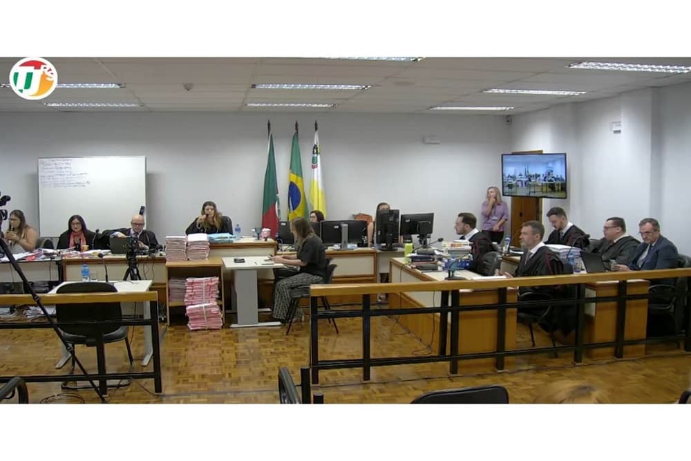 Caso Bernardo: Leandro Boldrini passa por atendimento médico no segundo dia de júri