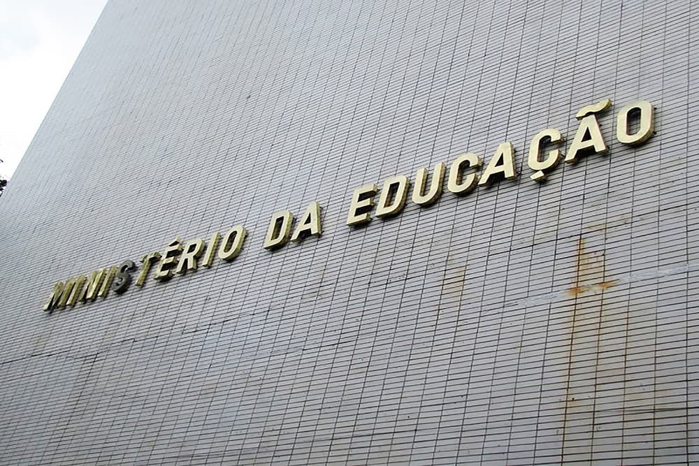 Novo Ensino Médio começará em 2022, pelo 1º ano