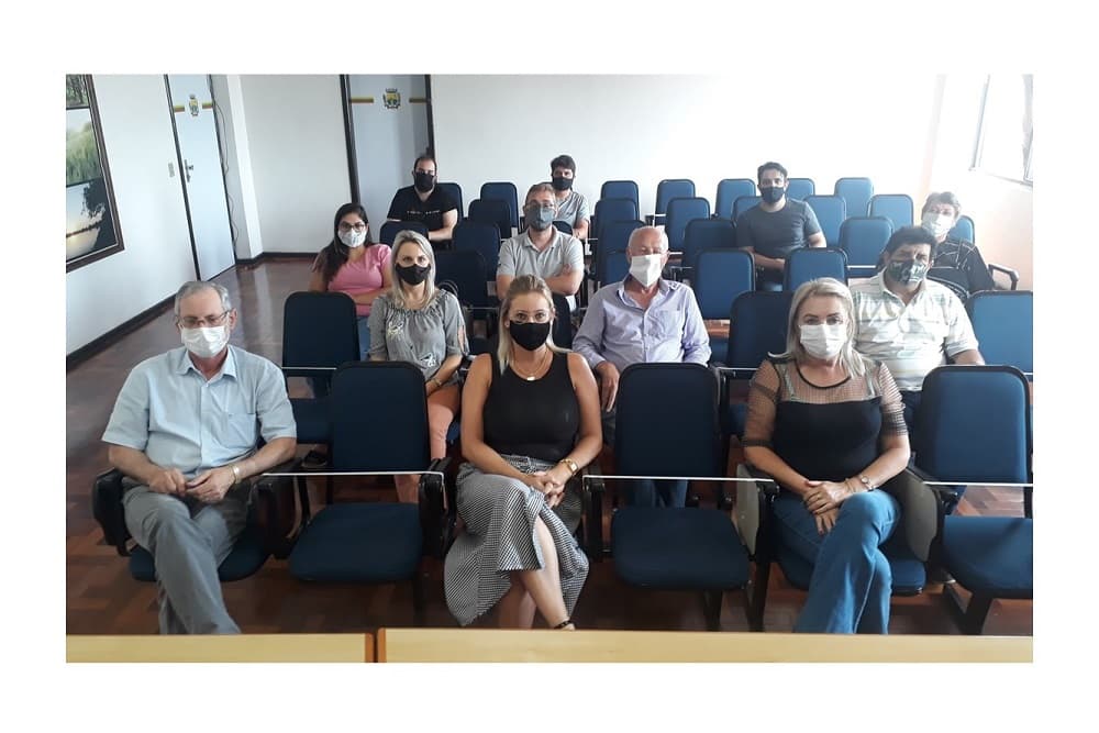 Prefeitura apresenta projeto para construção de rua coberta em Santo Augusto