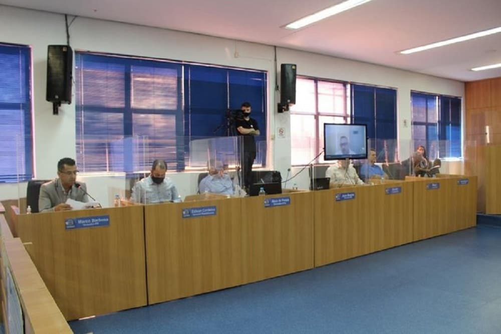 Vereador preso participa de sessão da Câmara Municipal