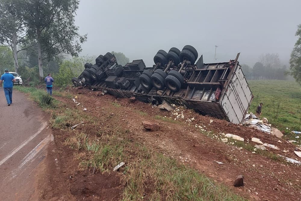 Caminhoneiro morre em acidente em Tenente Portela
