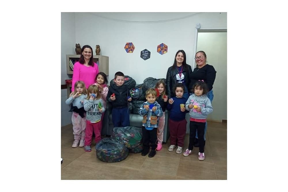 EMEI Vaga-Lume desenvolve campanha em prol da Aapecan, que atende pessoas com câncer