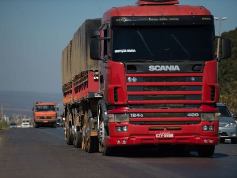 Nova lei cria documento eletrônico para transporte de cargas