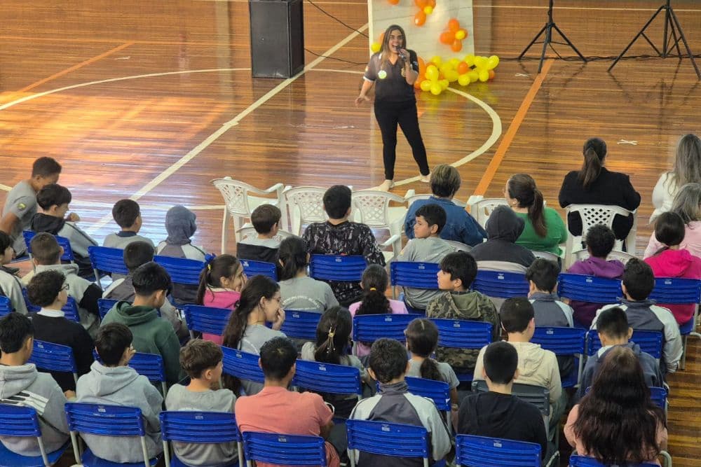 Polícia Civil participa da Campanha 'Faça Bonito' em Santo Augusto com palestra para 250 alunos