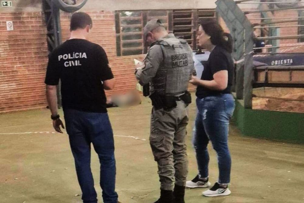 Homem é encontrado morto em pavilhão do Parque de Exposições de Ijuí; polícia apura possível acidente de trabalho