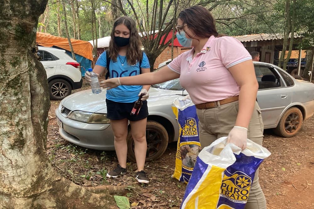 LEO CLUBE realiza campanha Lixo Zero no Rodeio