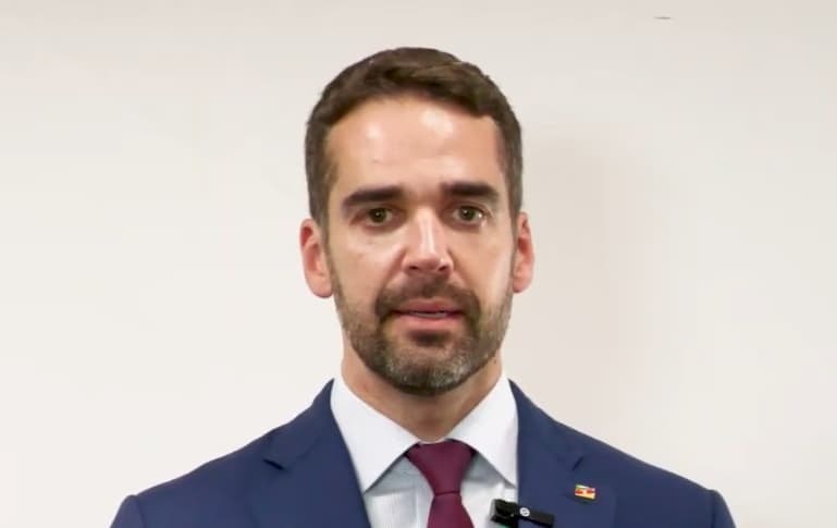 Eduardo Leite aciona STF contra pagamento de auxílio-refeição nas férias de servidores