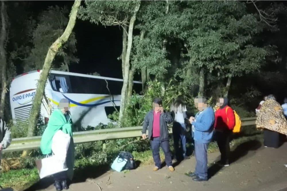 Homem morre após colisão entre carro e ônibus em Novo Barreiro
