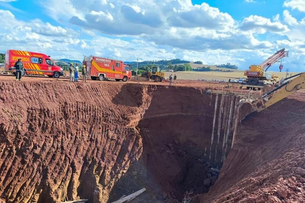 Dois homens morrem após serem soterrados em obra de silo em Camargo