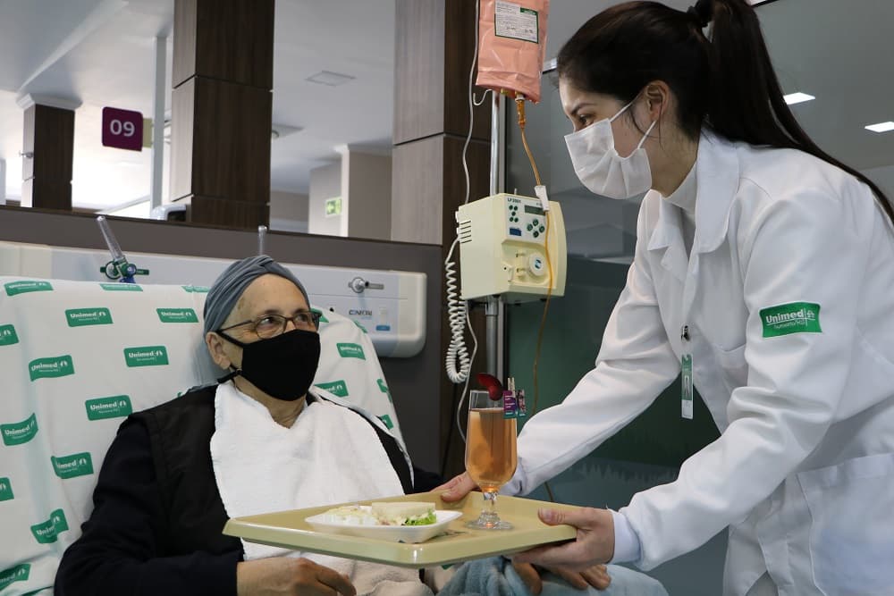 Governo sanciona lei que libera R$ 7,3 bilhões para pagamento do piso da enfermagem