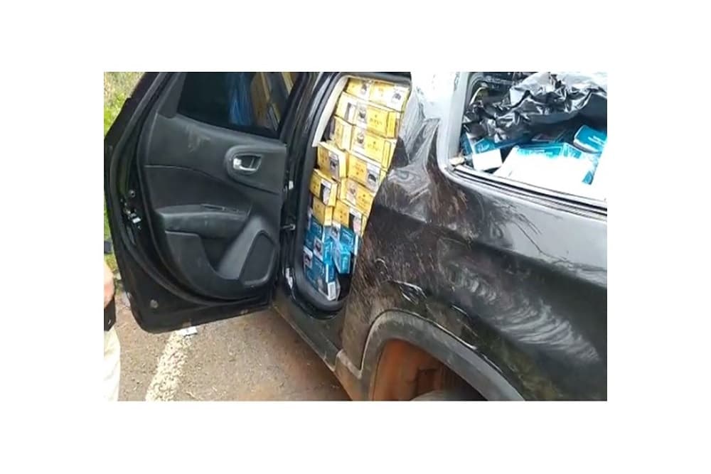 PRF apreende veículo carregado com 15 mil maços de cigarros na região de Cruz Alta