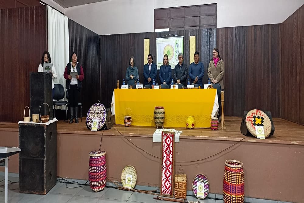 Rádio Querência esteve presente no lançamento da obra literária 'O Papel da escola nas comunidades Kaingang'