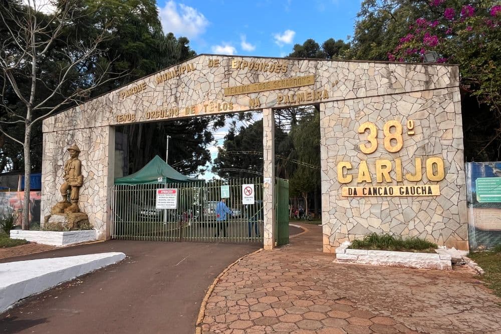 Rádio Querência transmite a 38ª edição do Carijo da Canção Gaúcha direto de Palmeira das Missões