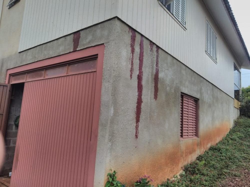 Casal e uma filha são encontrados mortos dentro de casa em Cruzaltense