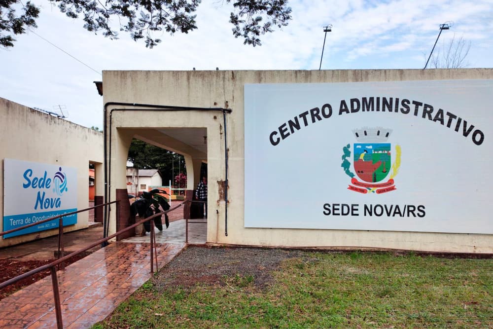 Prefeitura de Sede Nova publica nota após acidente envolvendo máquina do Município