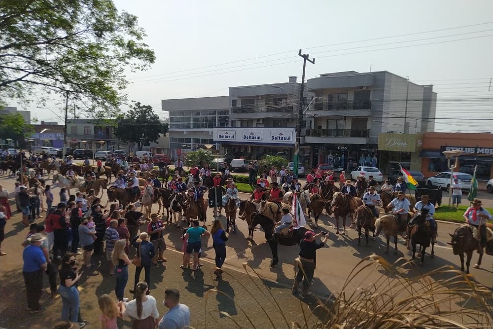 Desfile dos Cavalarianos marca o 20 de Setembro
