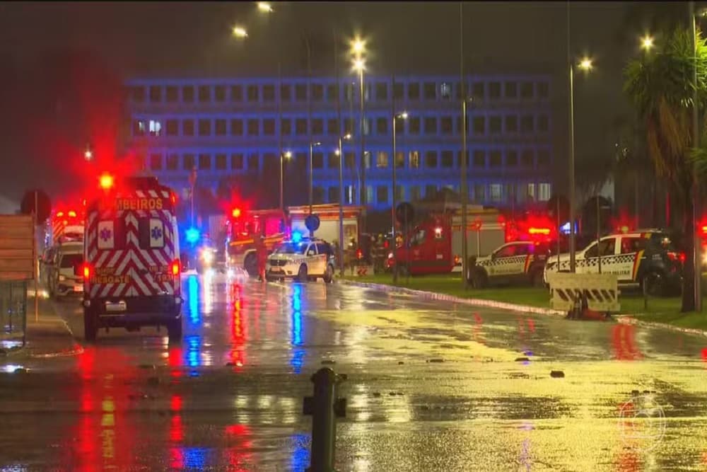 Praça dos Três Poderes, em Brasília, é evacuada após explosões; corpo foi encontrado