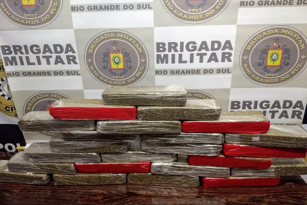Brigada Militar apreende 15 kg de maconha em Coronel Bicaco