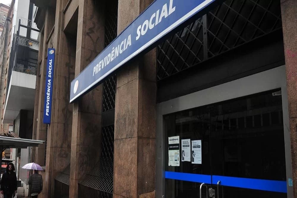 Projeto do 14º salário do INSS sofre mudança e deve ficar para 2023