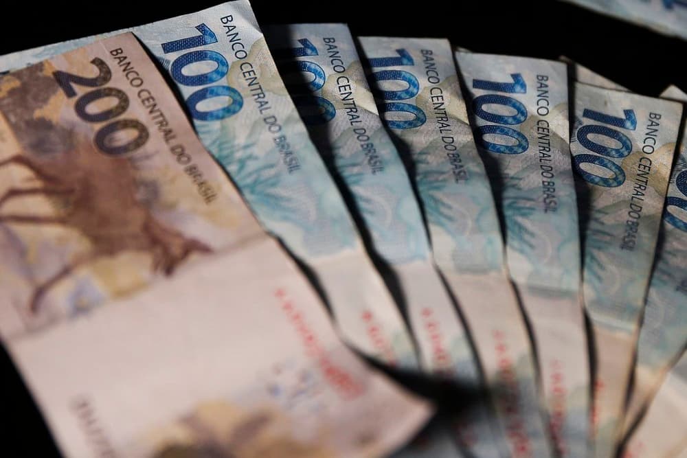 Trabalhadores nascidos em novembro podem sacar até R$ 1 mil no FGTS