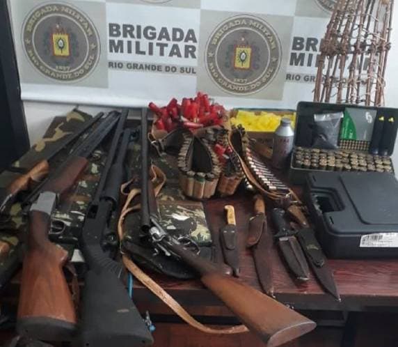 Operação contra caça ilegal prende homem com armas sem documentação em Catuípe