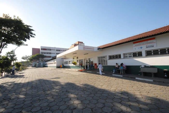 Criança de dois anos morre após ficar seis horas esquecida em van escolar em SP