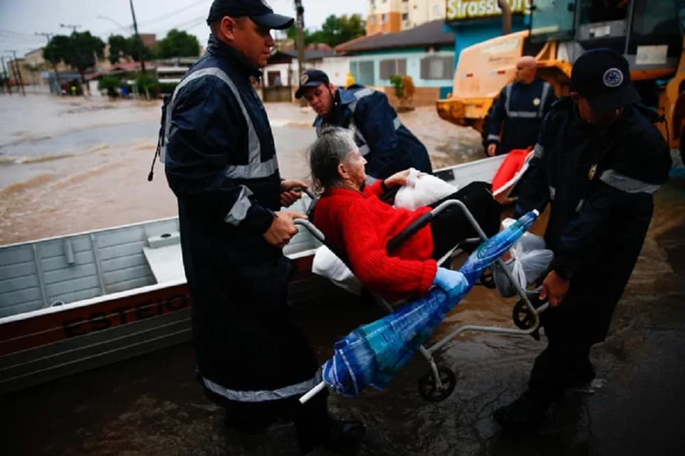 Temporais deixam 8 mortos e 21 desaparecidos no RS