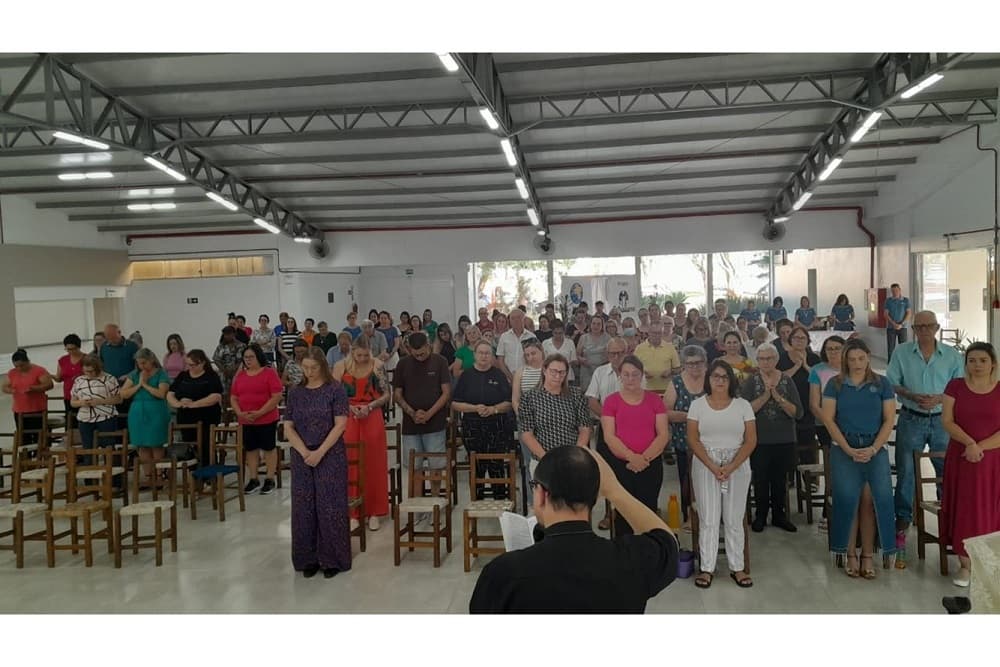 Projeto Entusiasmo - Deus dentro de ti, reúne mais de 100 pessoas