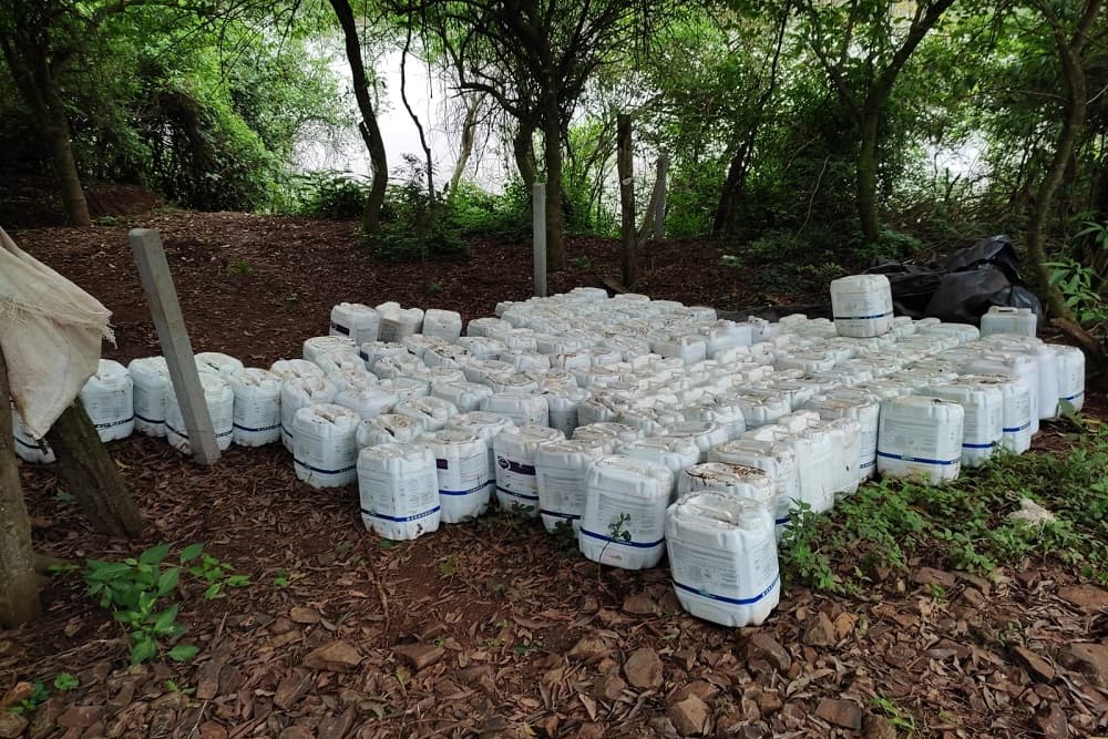 Polícia apreende carga de agrotóxico contrabandeado em Esperança do Sul