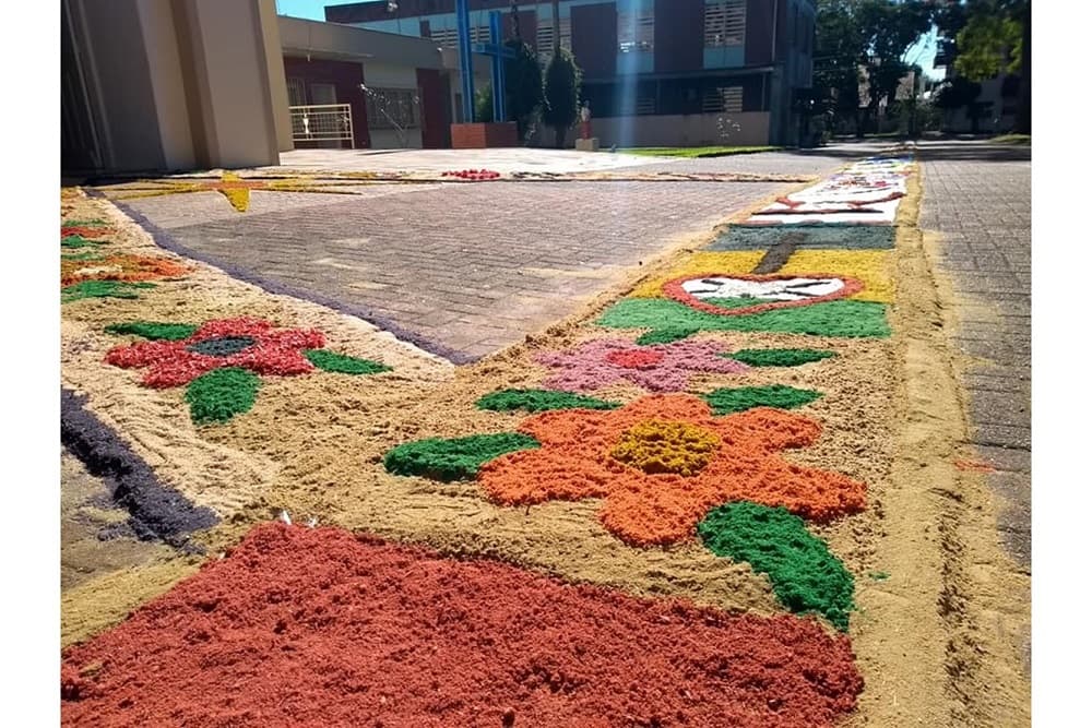 Tapetes serão confeccionados para celebrar Corpus Christi em Santo Augusto
