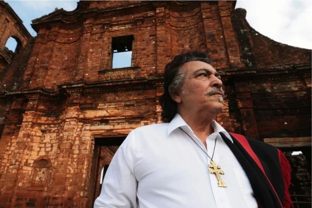 Cantor missioneiro Pedro Ortaça recebe alta após ter perna amputada