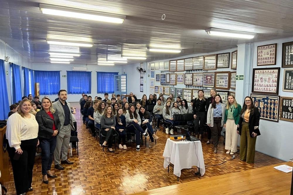 Projeto OAB Vai à Escola promove reflexão sobre violência contra a mulher