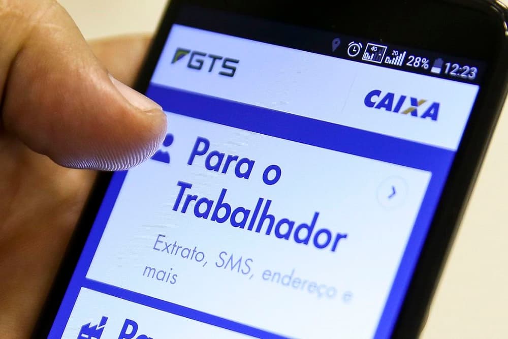 Prazo para saque extraordinário de até R$ 1 mil do FGTS termina nesta quinta-feira